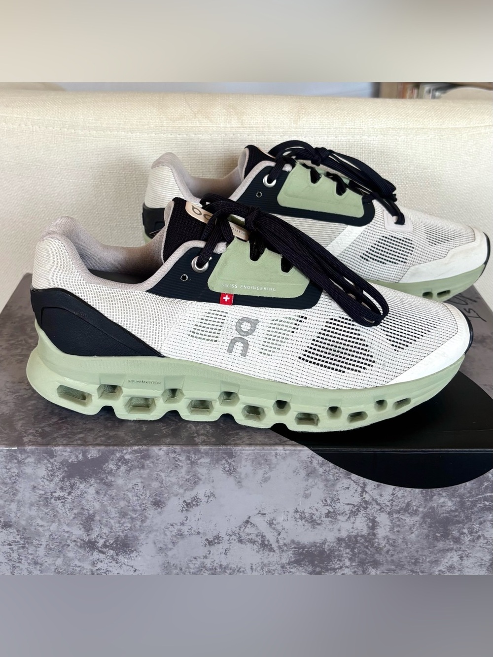 On Running Cloudstratus 2.0 White Black Sage Green Women’s Size 6.5 Shoes